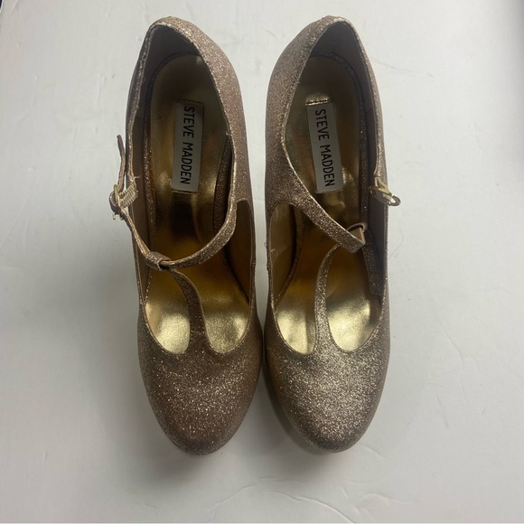STEVE MADDEN "GAYLEE" GOLD SPARKLE STILETTO HEEL PLATFORM T-STRAP PUMPS SZ 8.5M - Picture 2 of 7